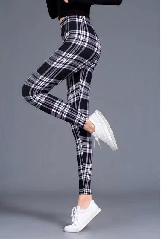 Pamučne tajice za veće veličine 1639, crna karo